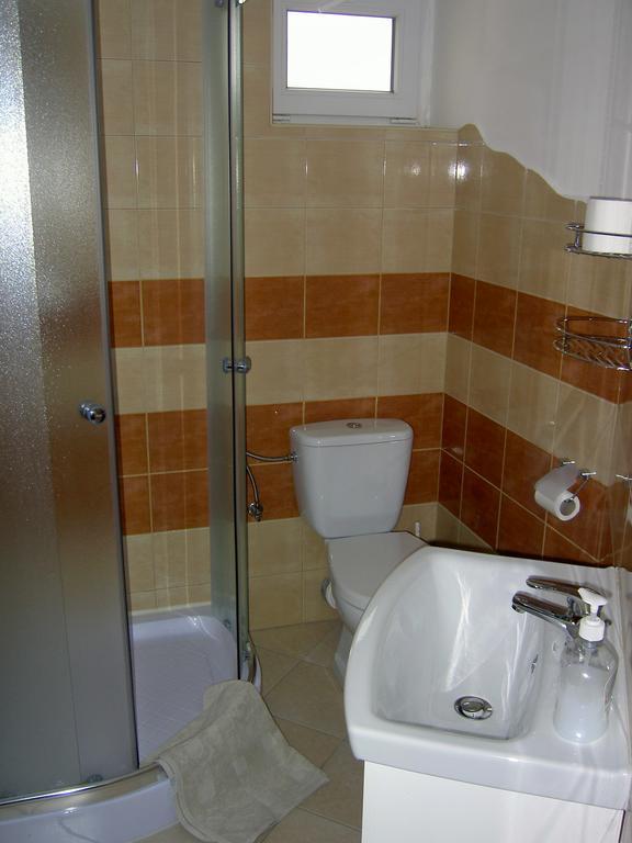 Отель Pivnicka Pod Cachtickym Hradom Чахтице Экстерьер фото